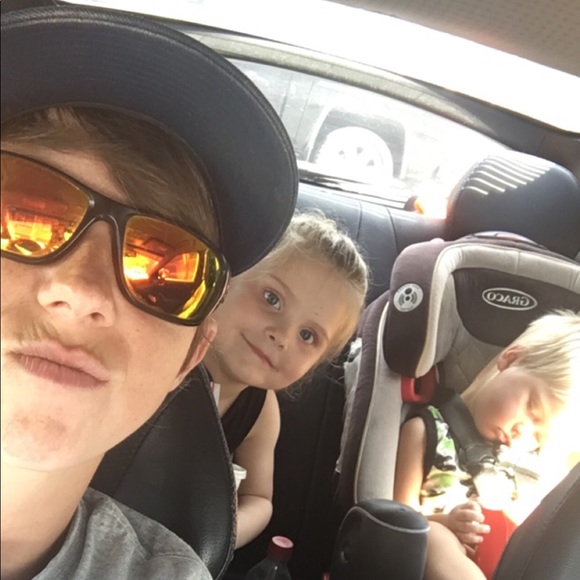 Meet your Posher, Kayla - Picture 1 of 1